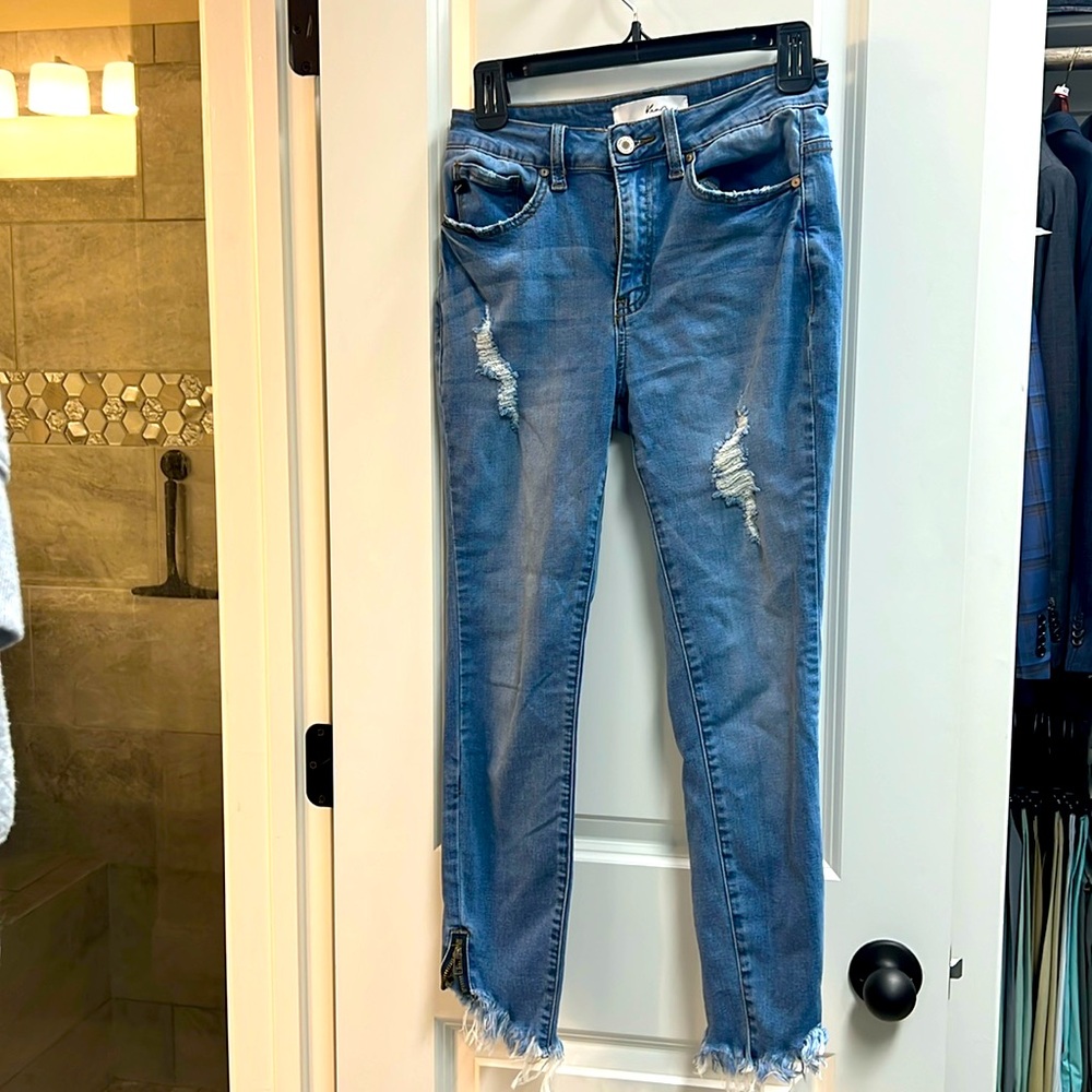 Kancan skinny jeans with zipper ankle size 27